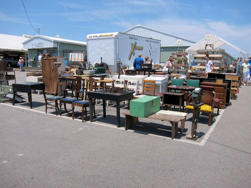 Outside booth at the Nashville Flea Market